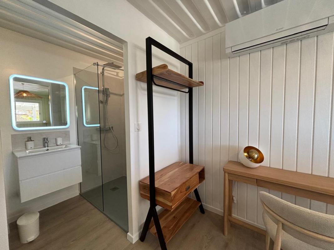 Location-5 suites-diamant-10 personnes-chambre salle de douche 2